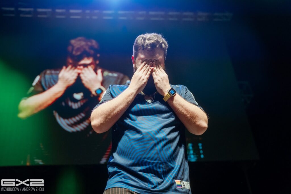 Hungrybox emotional Genesis X2 win